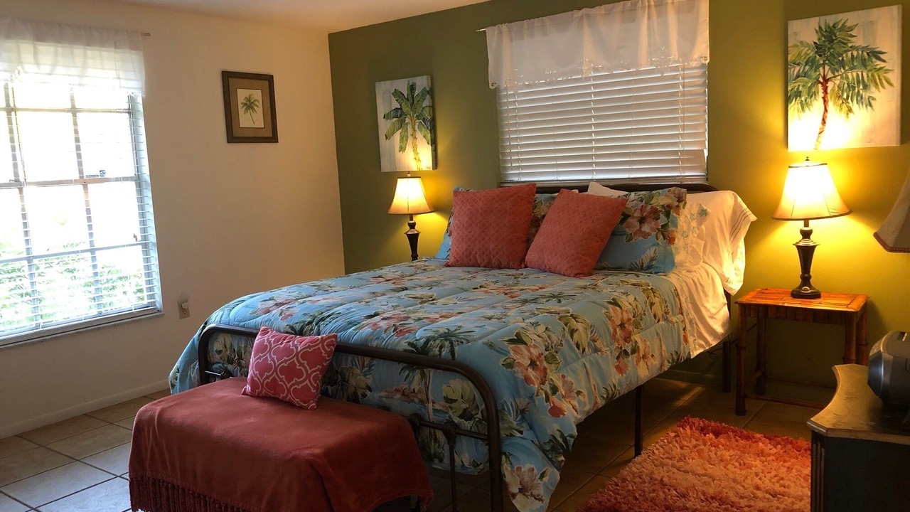 Photo of Bedroom in Gulf Gate Estates