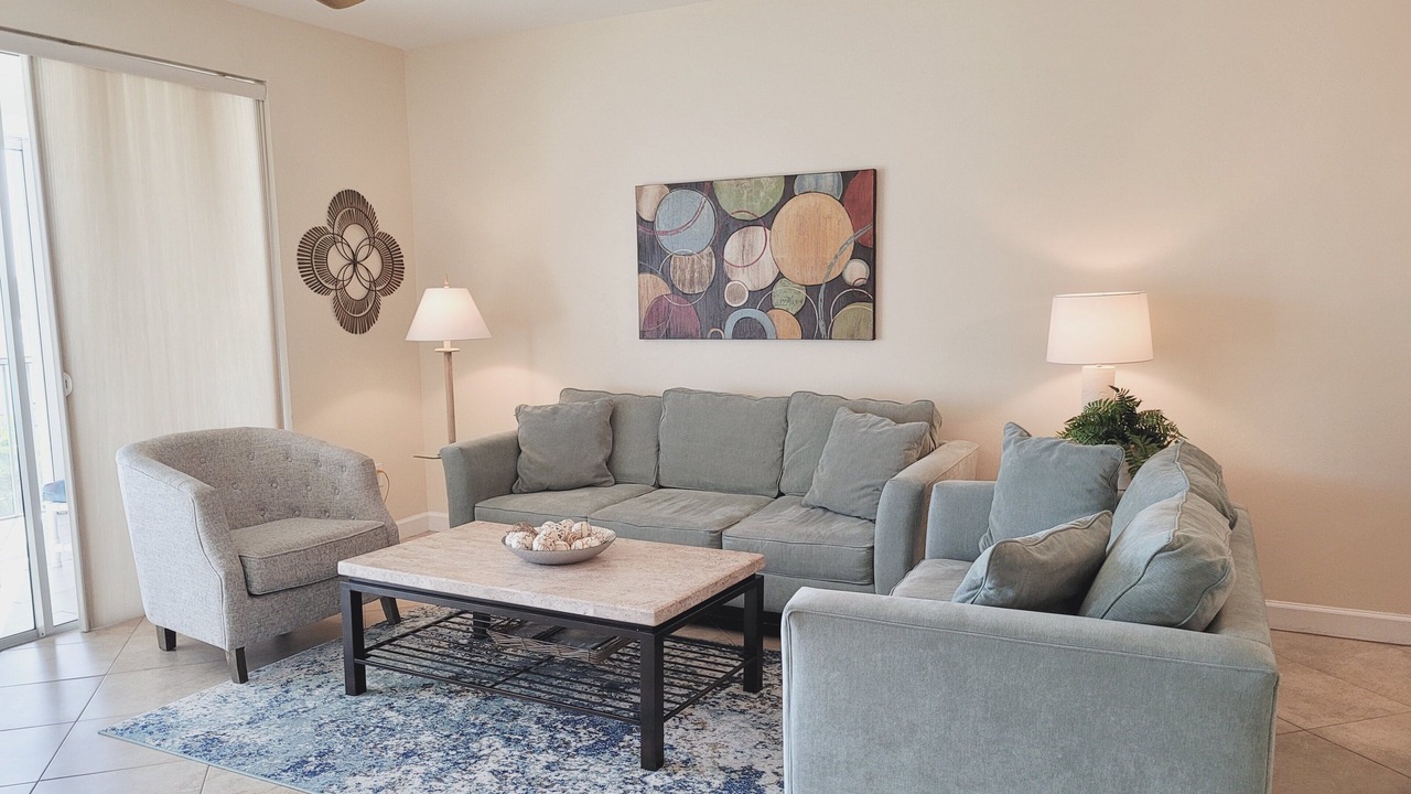 Photo of Livingroom in Vanderbilt Beach