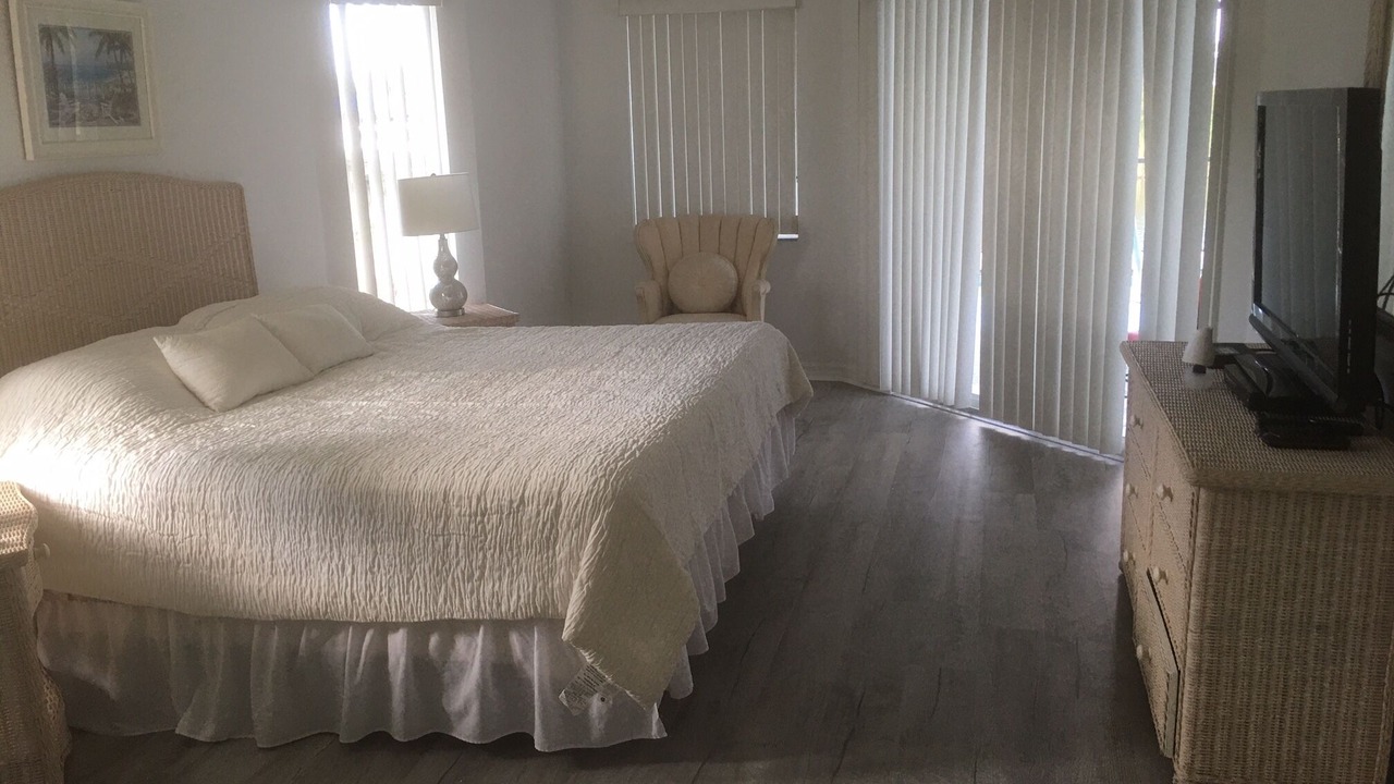 Photo of Bedroom in South Gulf Cove