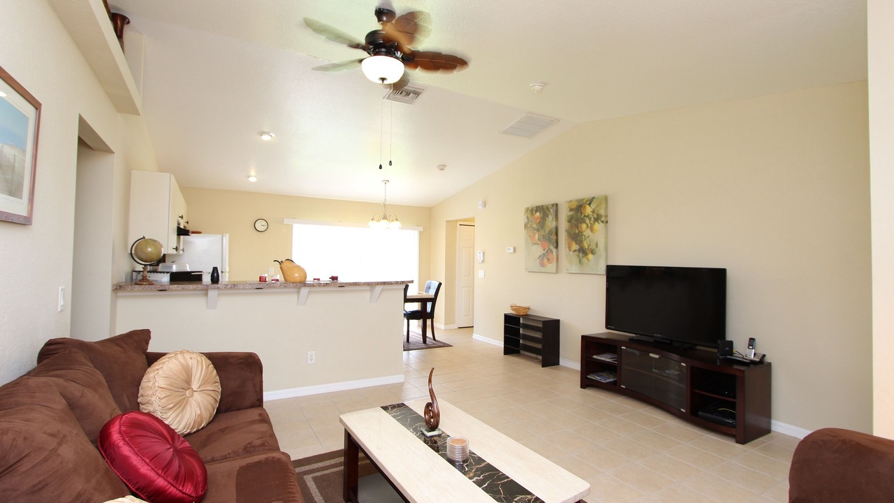 Photo of Livingroom in Sunshine
