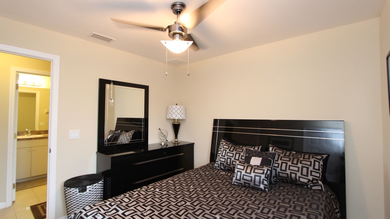 Photo of Bedroom in Sunshine