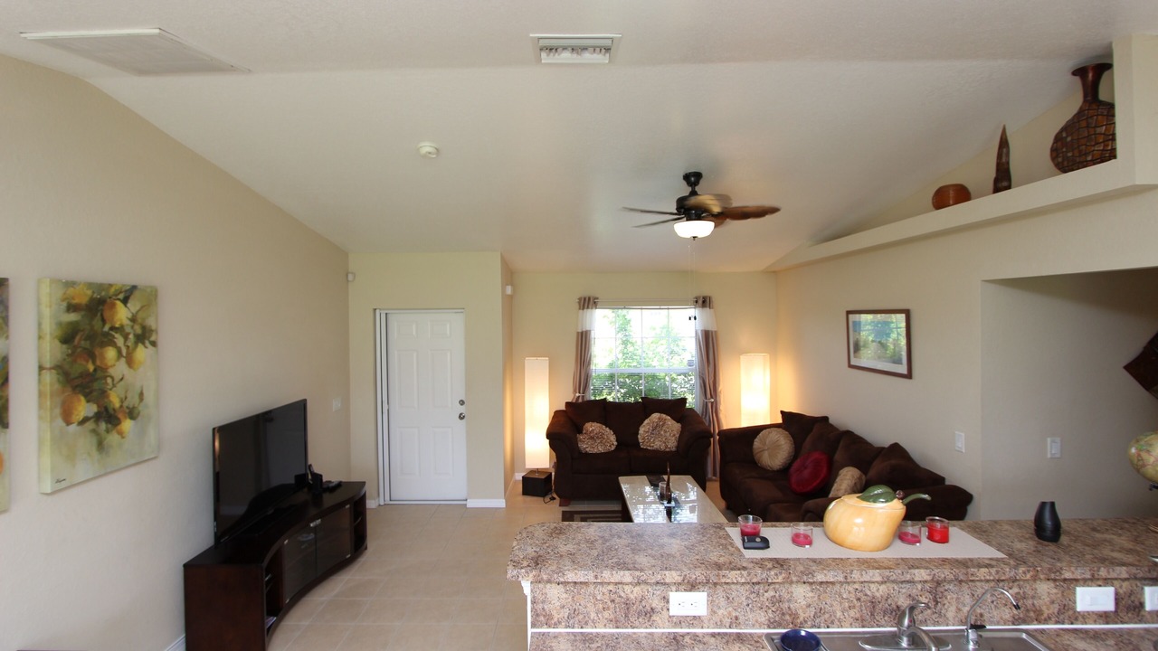 Photo of Livingroom in Sunshine