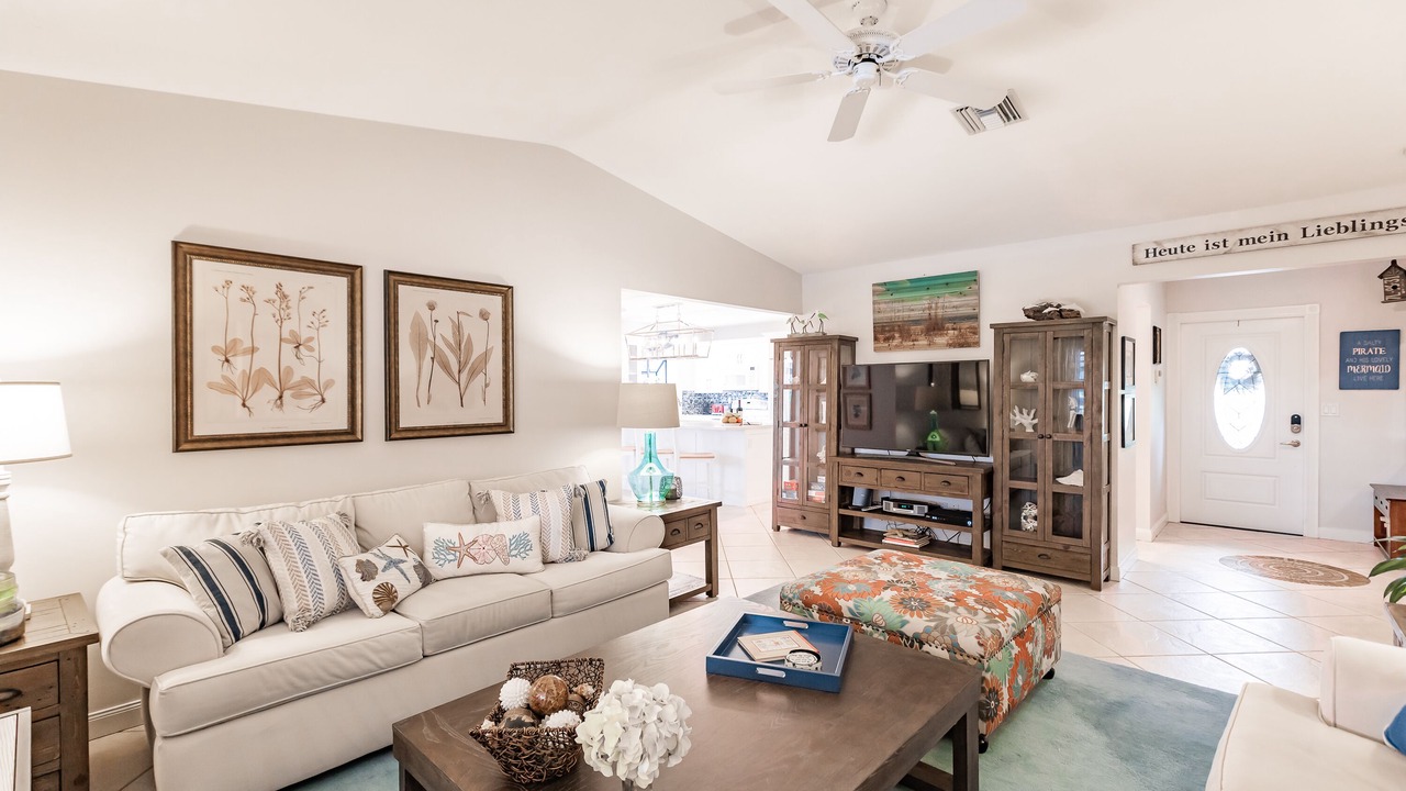 Photo of Bedroom in Bonita Shores