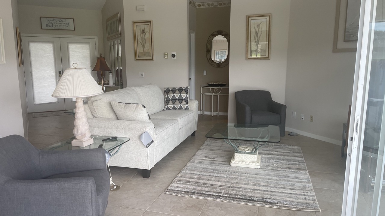 Photo of Livingroom in Falcons Glen