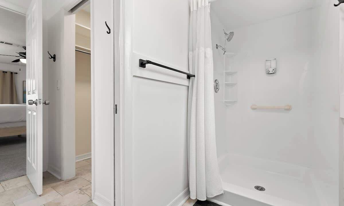 Photo of Bathroom in Pine Lakes