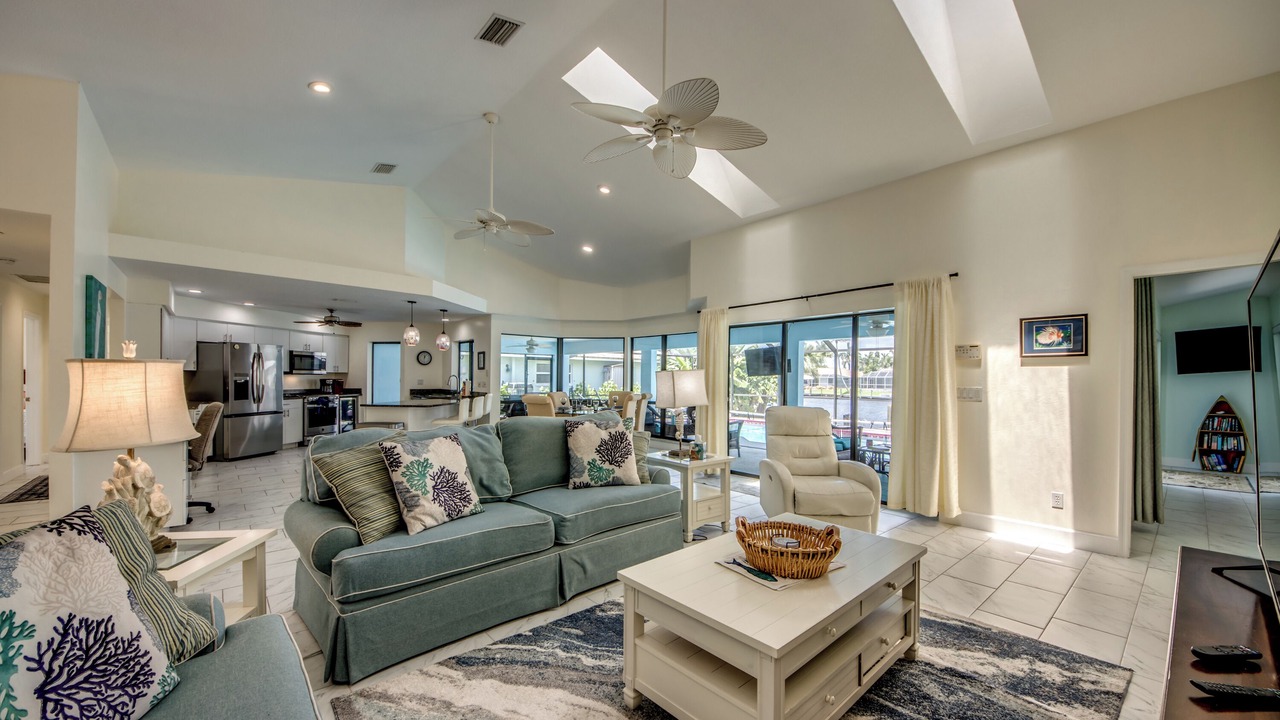 Photo of Livingroom in Caloosahatchee