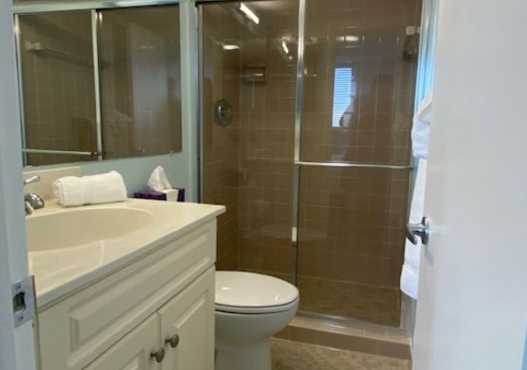 Photo of Bathroom in Caloosahatchee