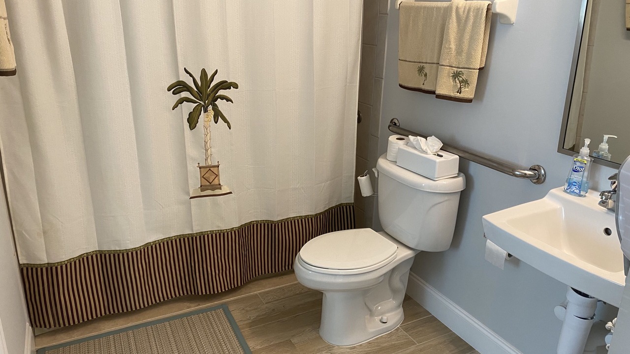 Photo of Bathroom in Naples