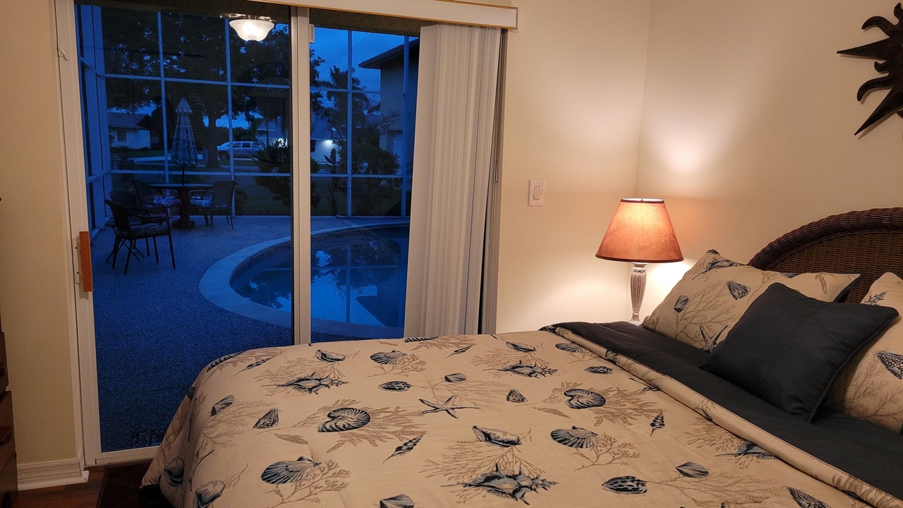 Photo of Bedroom in Edgewater