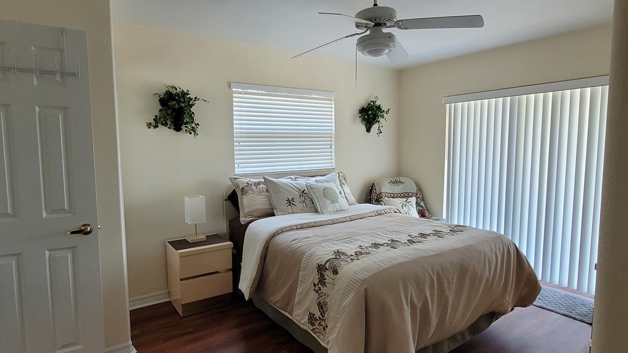 Photo of Bedroom in Edgewater