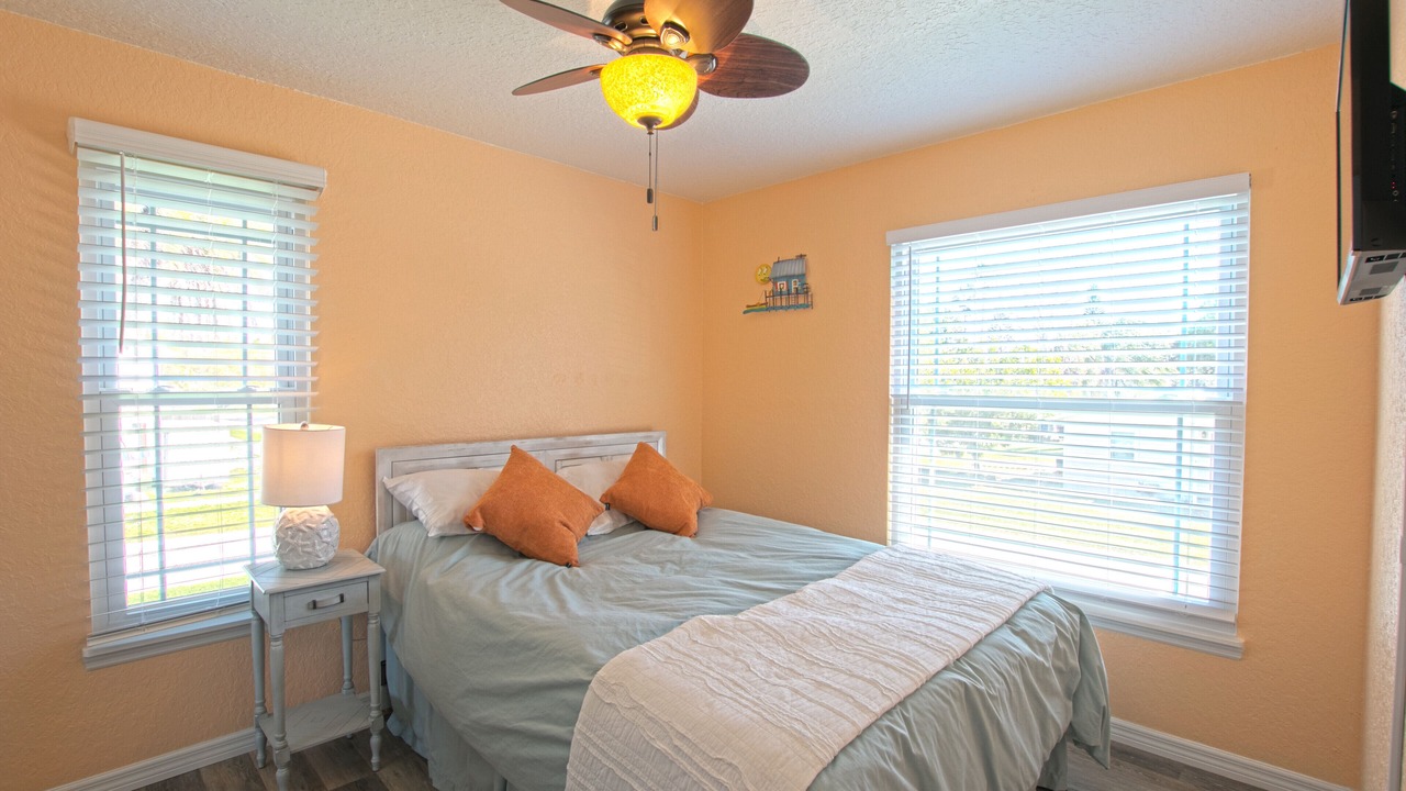 Photo of Bedroom in Crystal Beach