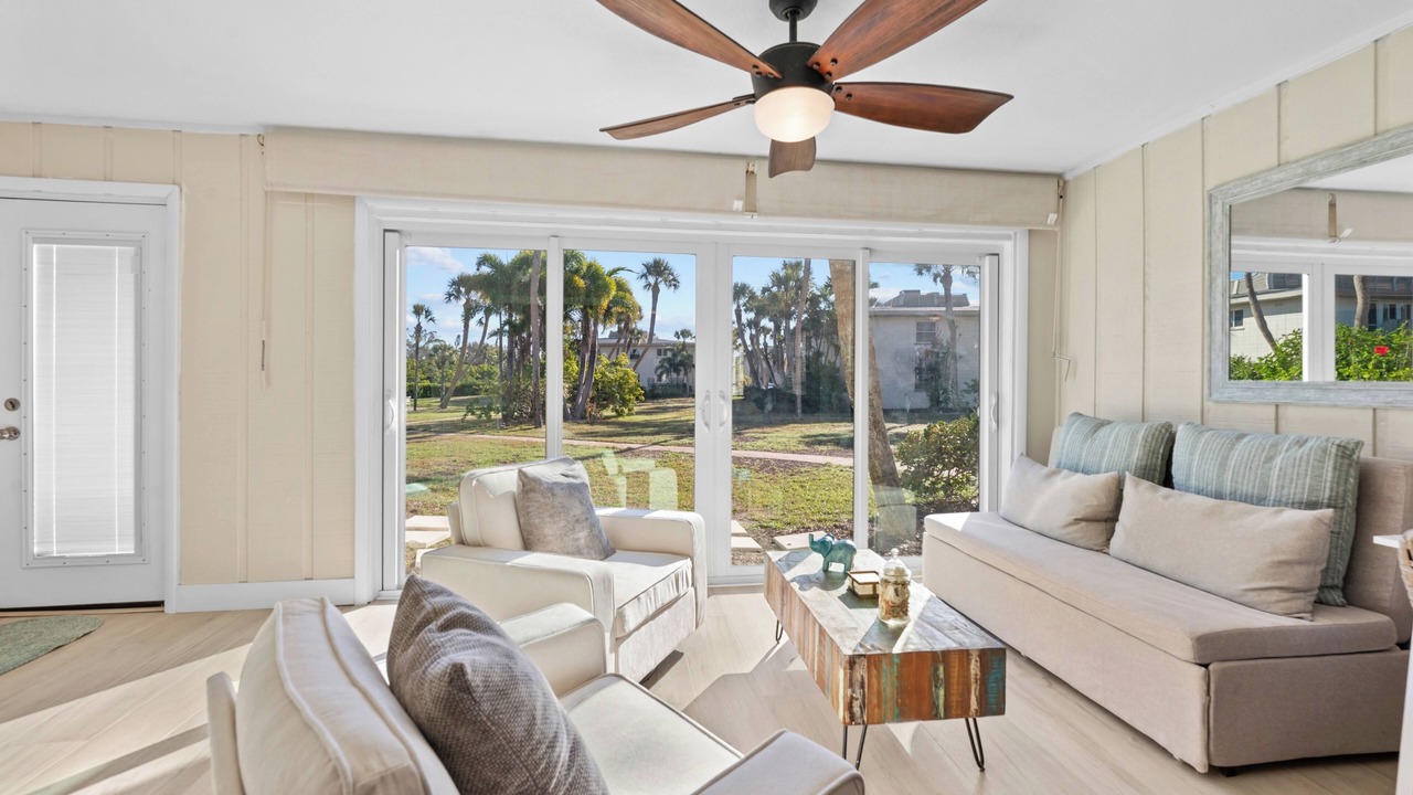 Photo of Livingroom in Whitney Beach