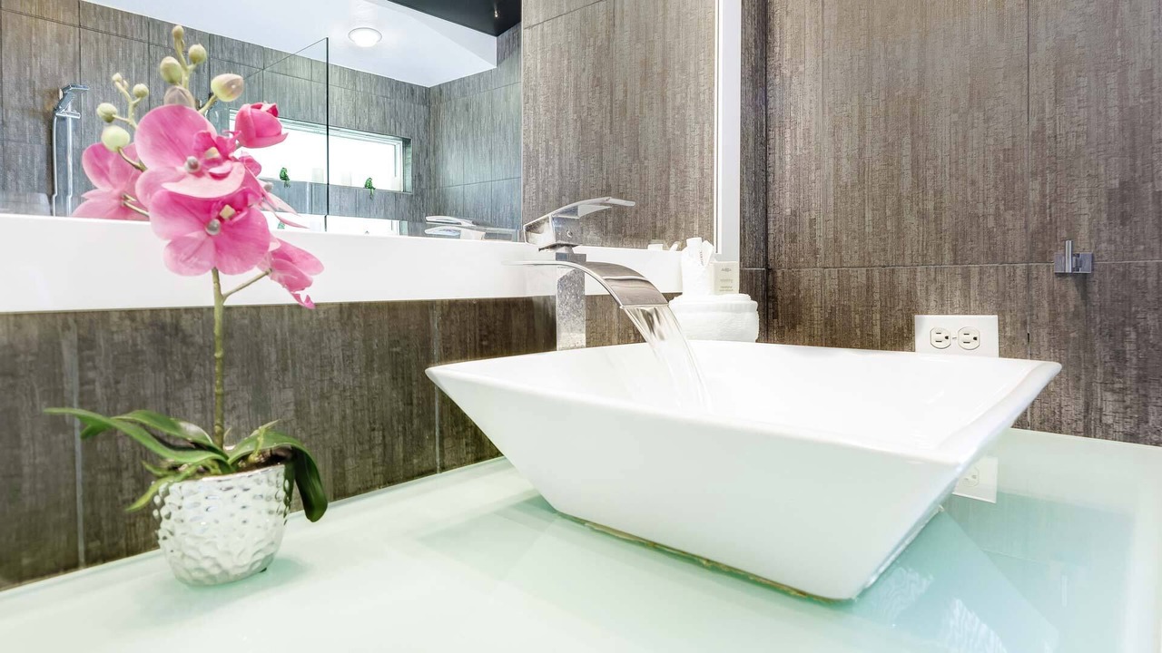 Photo of Bathroom in Trafalgar