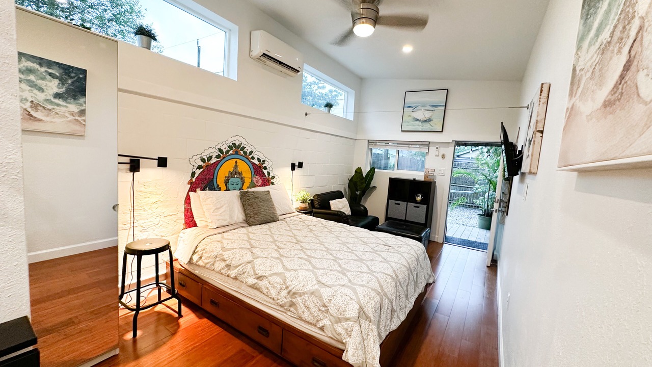 Photo of Bedroom in United Central