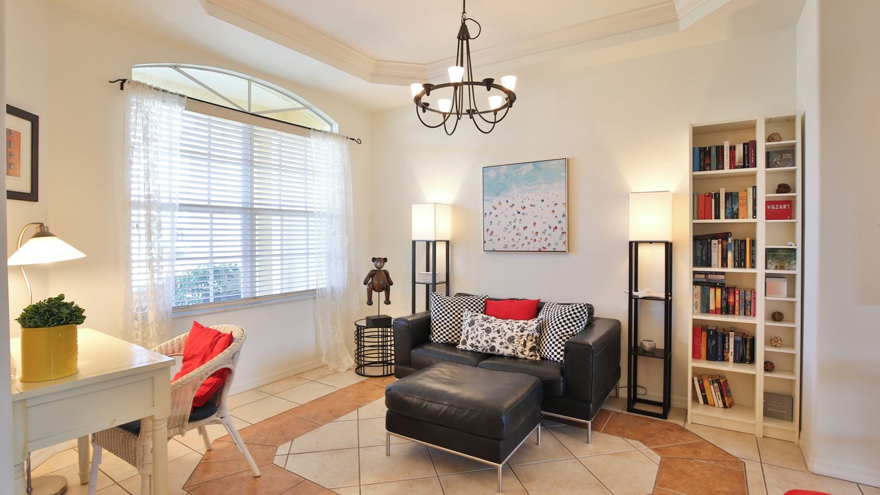Photo of Livingroom in Heron's Watch