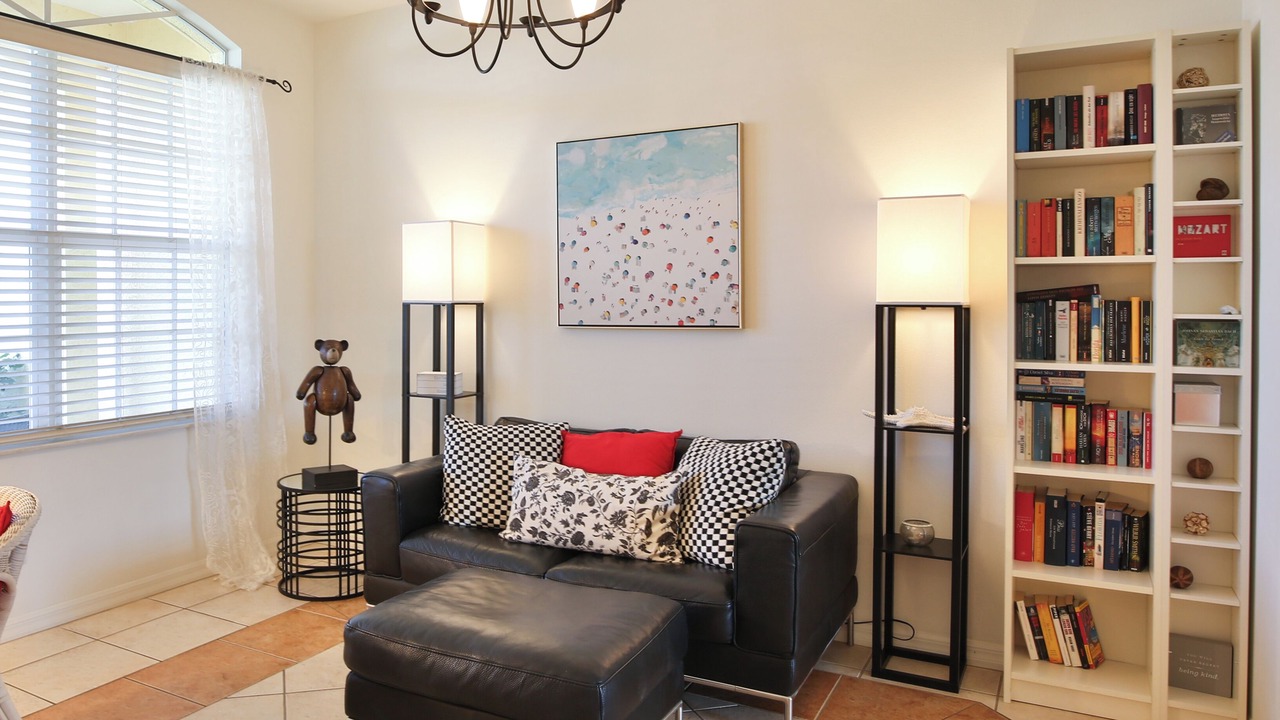 Photo of Livingroom in Heron's Watch