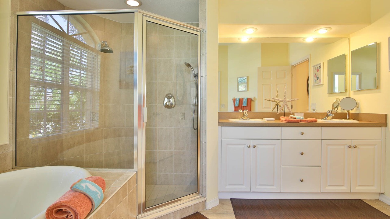 Photo of Bathroom in Heron's Watch