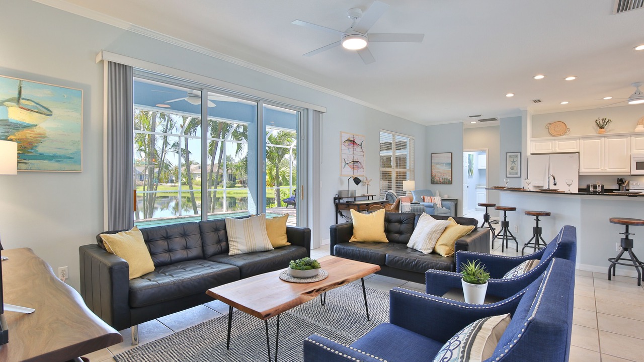 Photo of Livingroom in Heron's Watch
