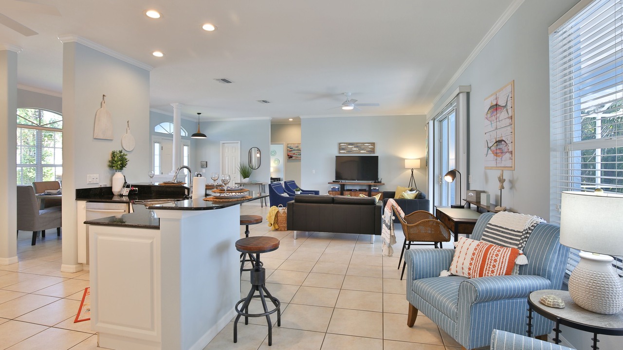 Photo of Livingroom in Heron's Watch