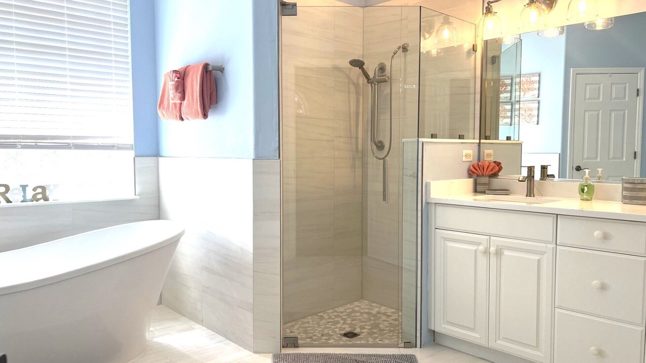 Photo of Bathroom in Heron's Watch
