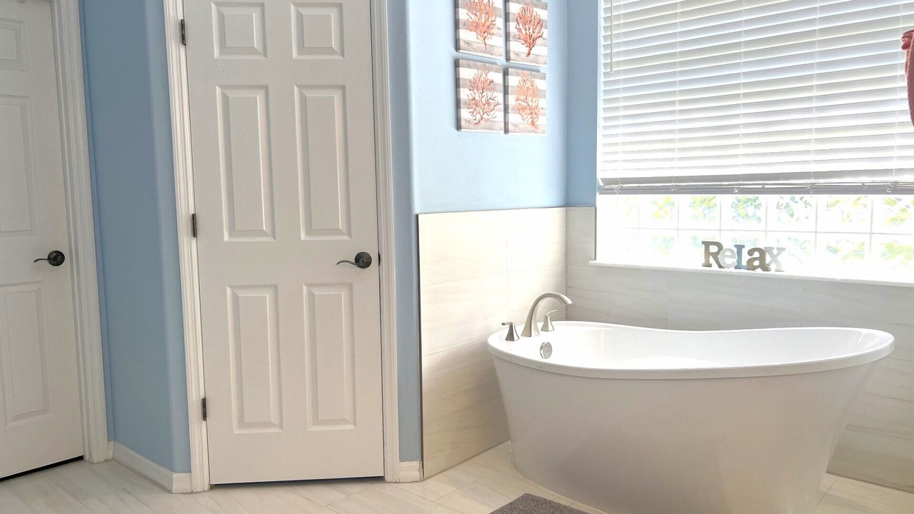 Photo of Bathroom in Heron's Watch