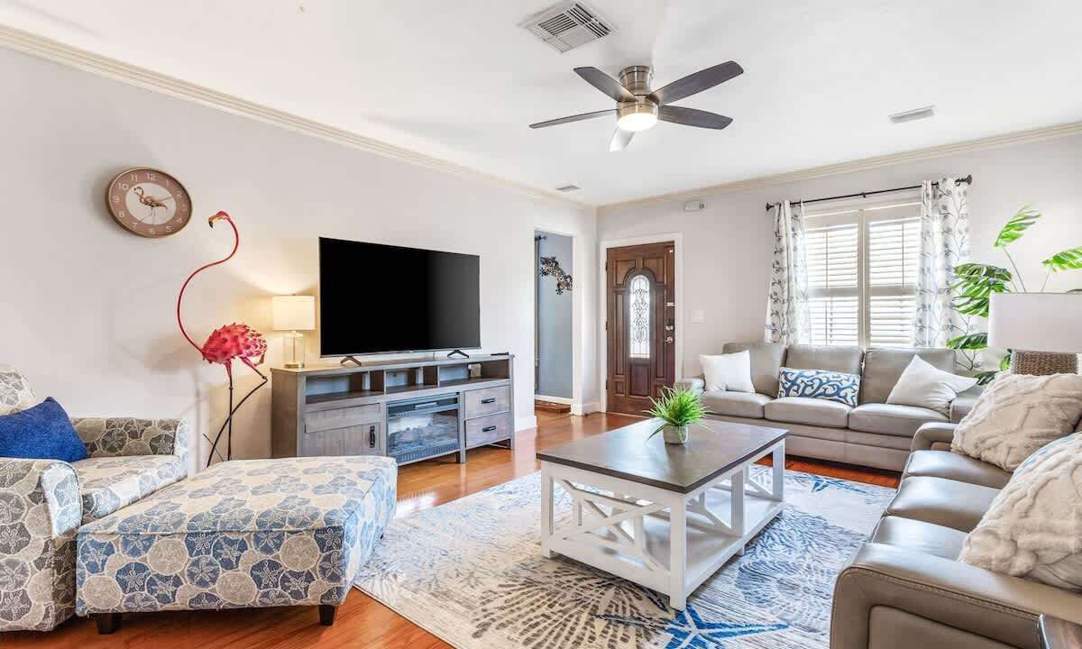 Photo of Livingroom in Bay Esplanade