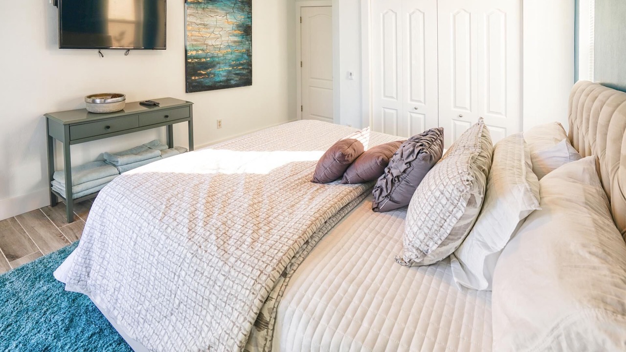 Photo of Bedroom in Eight Lakes
