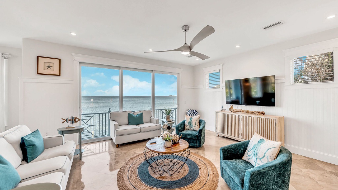 Photo of Livingroom in Holmes Beach