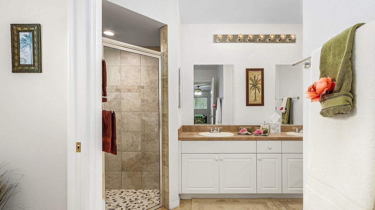 Photo of Bathroom in Trafalgar