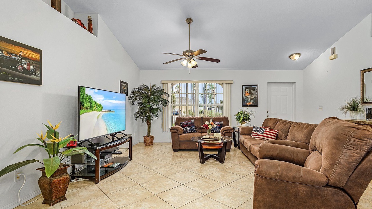 Photo of Livingroom in Trafalgar