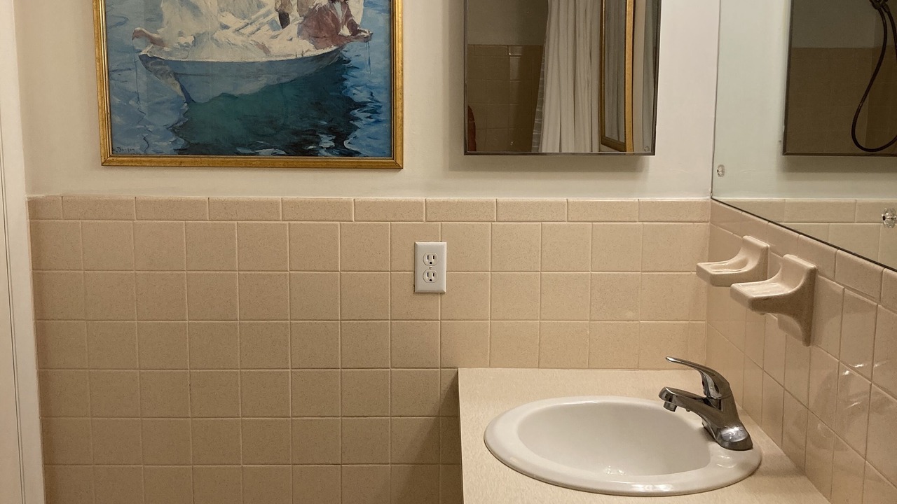 Photo of Bathroom in On Top of The World