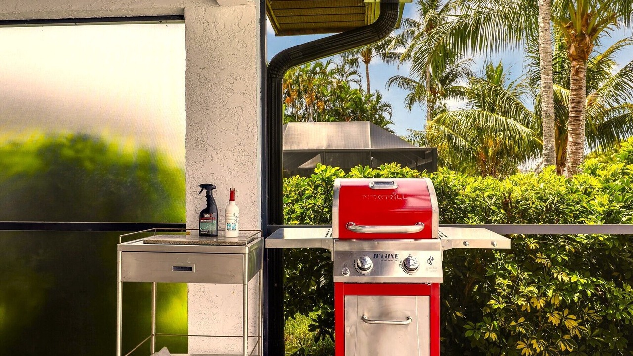 Photo of Outdoor in Pelican