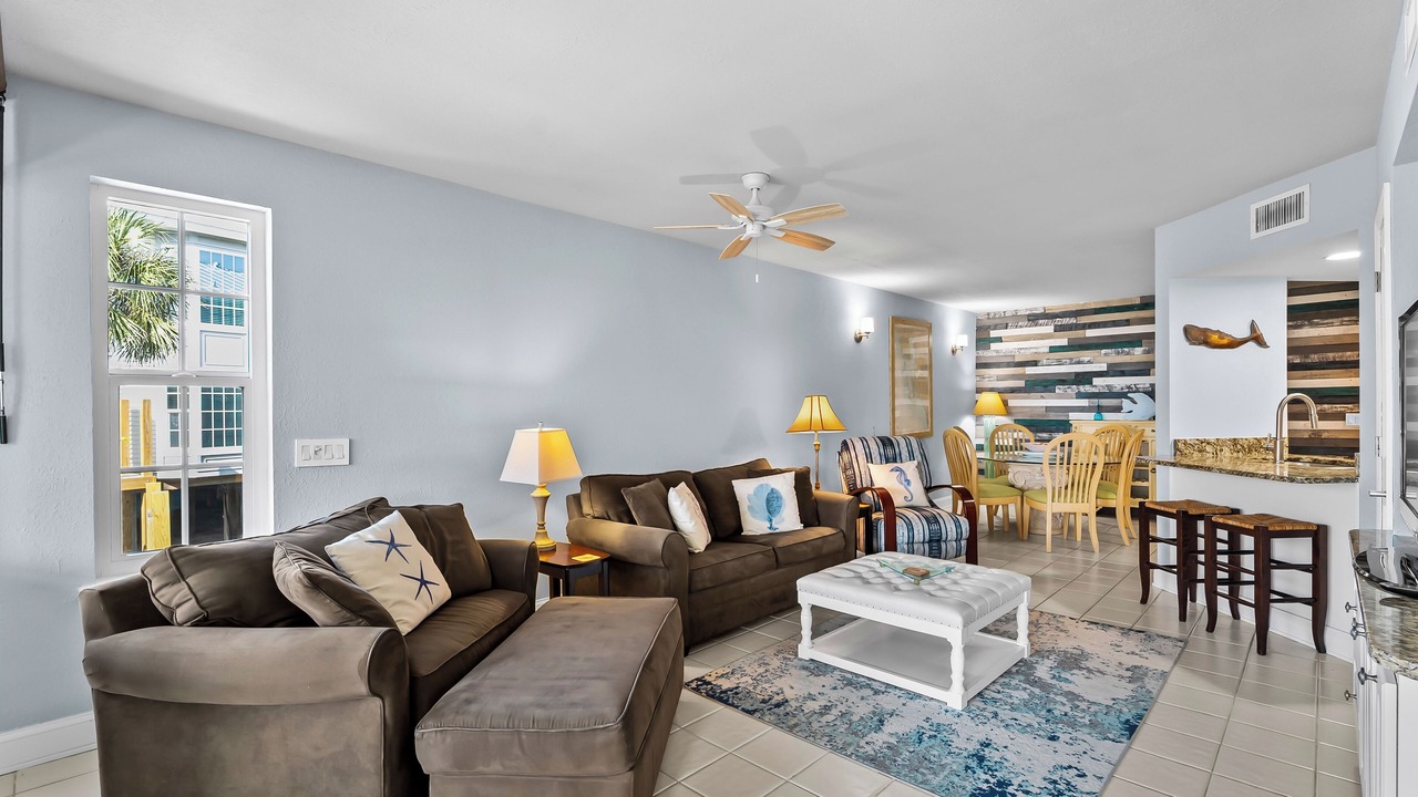 Photo of Livingroom in Palm Island