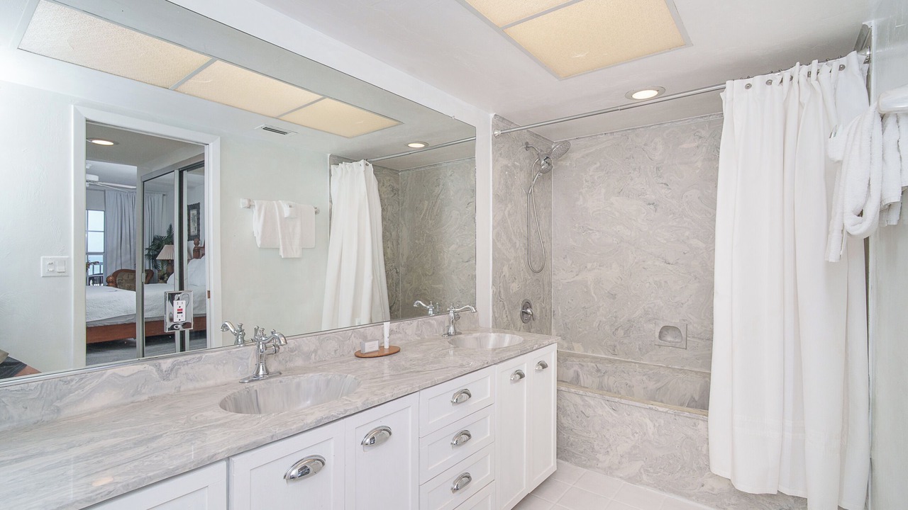 Photo of Bathroom in Palm Island