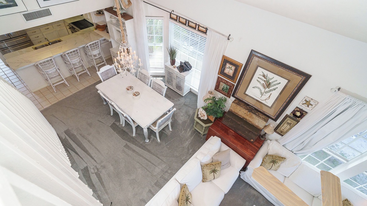 Photo of Livingroom in Palm Island