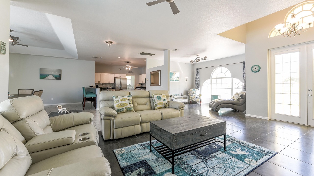 Photo of Livingroom in Pelican