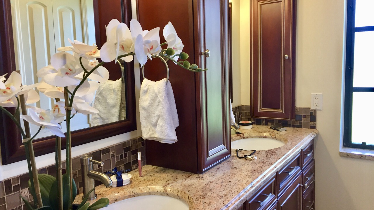 Photo of Bathroom in Pelican