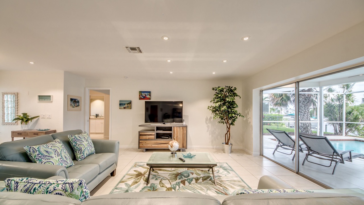 Photo of Livingroom in Caloosahatchee