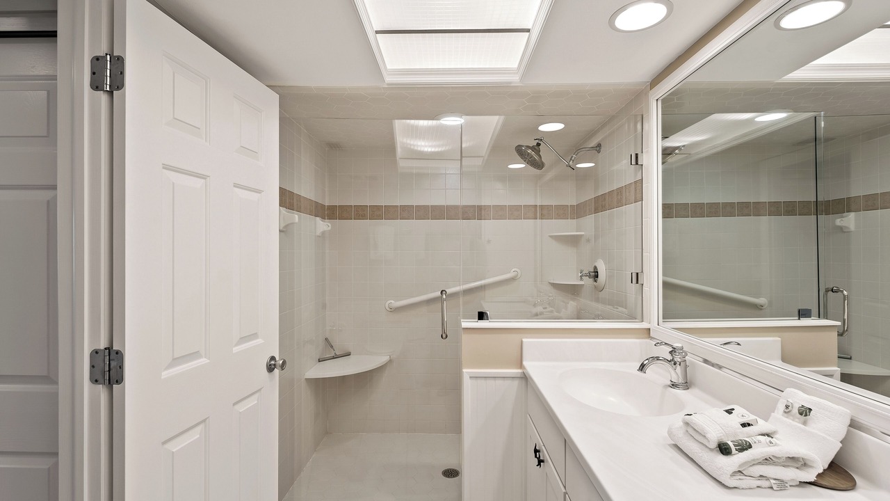 Photo of Bathroom in Palm Island