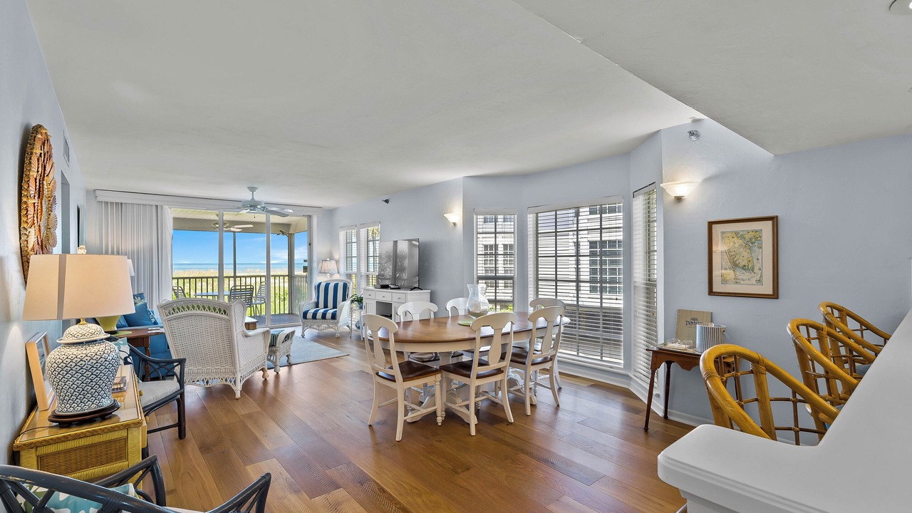 Photo of Livingroom in Palm Island