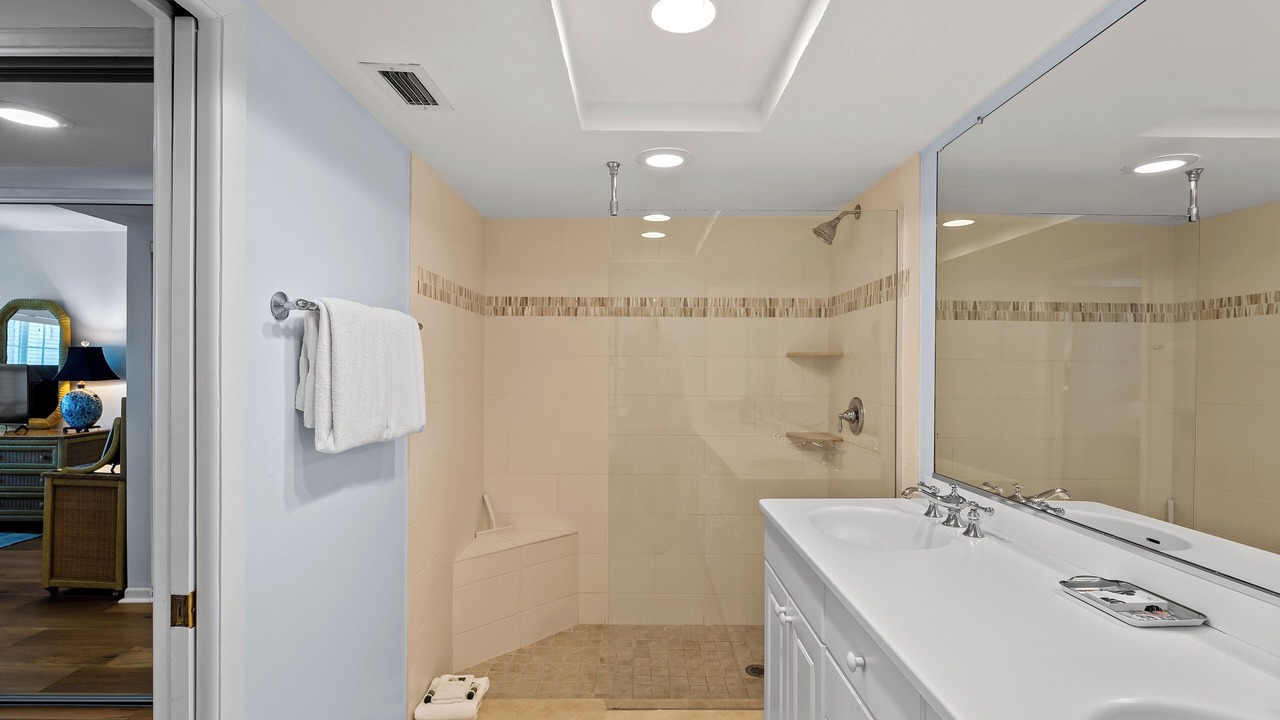 Photo of Bathroom in Palm Island