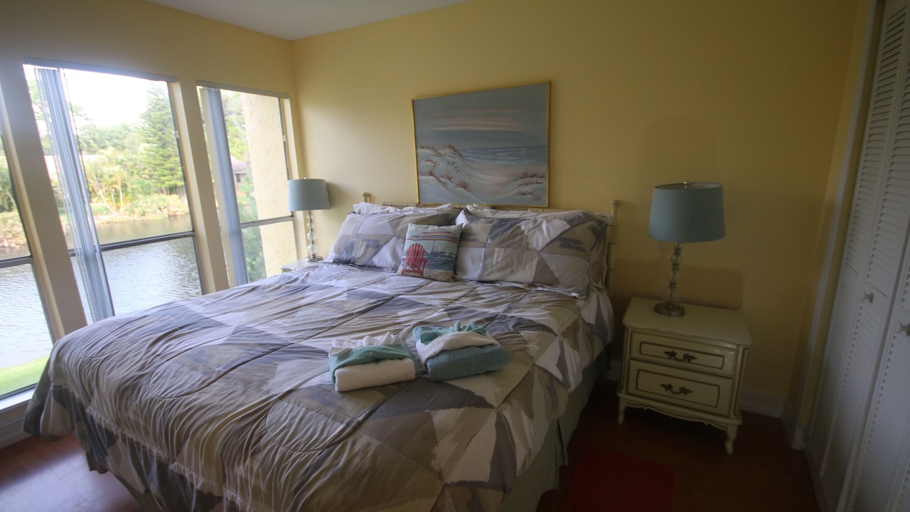 Photo of Bedroom in Gulf Gate Estates