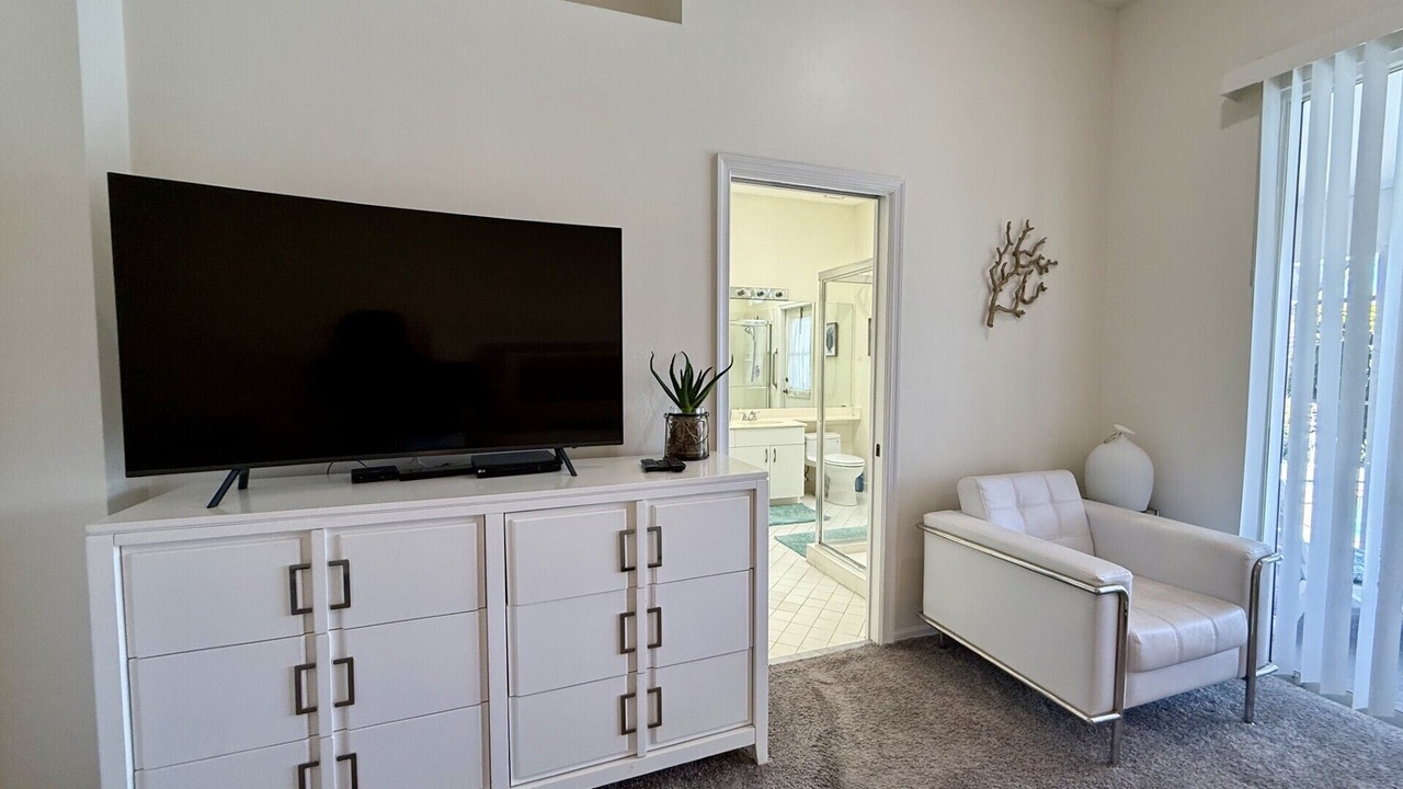 Photo of Livingroom in Crown Pointe