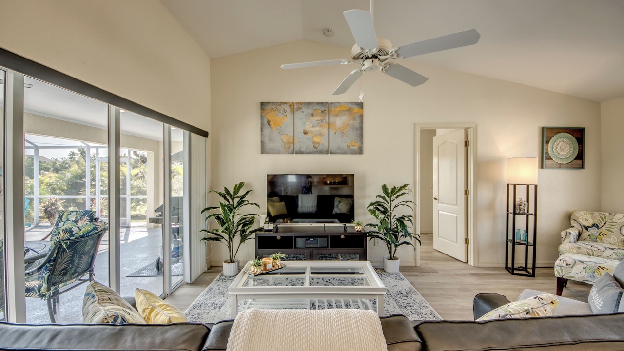Photo of Livingroom in Gulf Cove