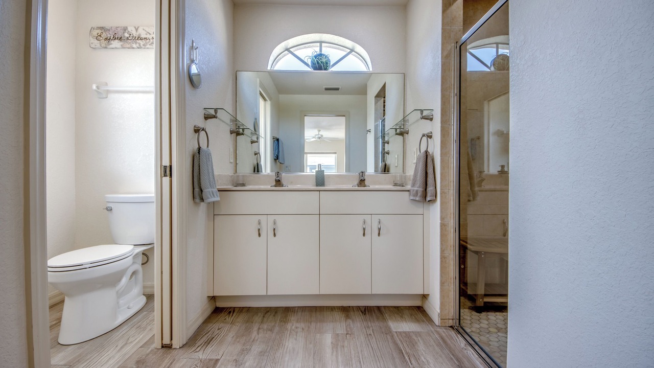 Photo of Bathroom in Gulf Cove