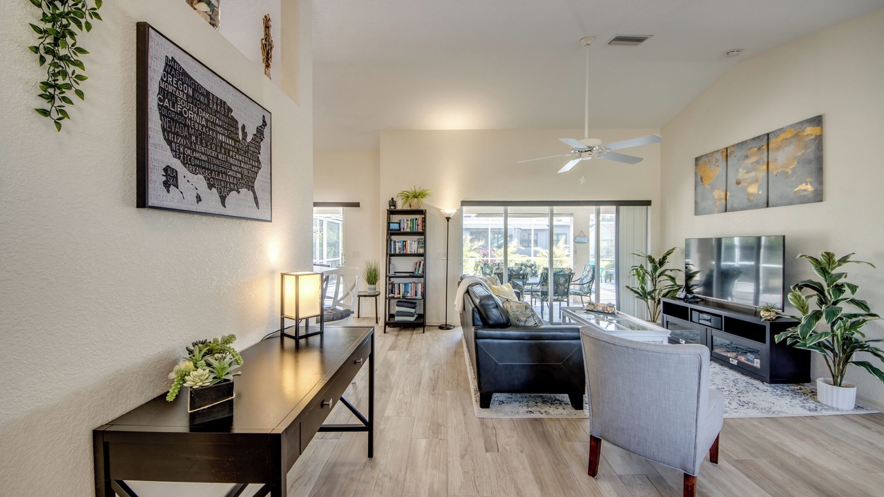 Photo of Livingroom in Gulf Cove