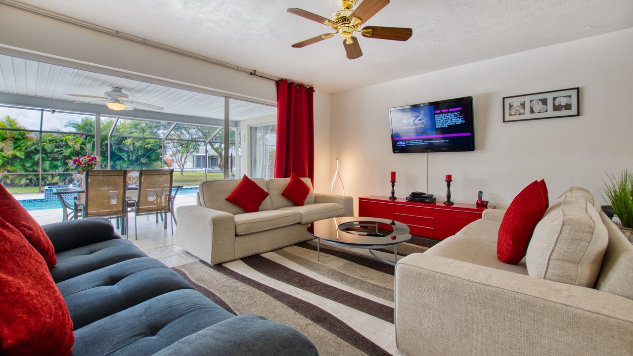 Photo of Livingroom in Caloosahatchee
