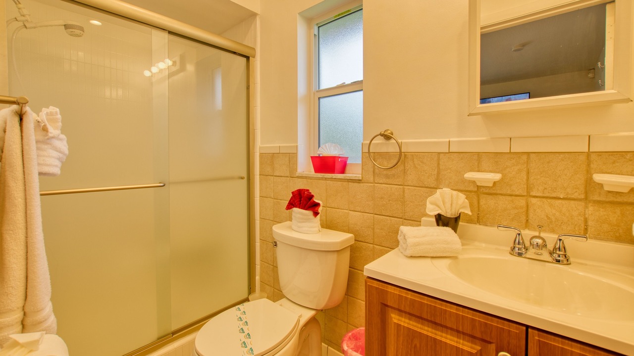 Photo of Bathroom in Caloosahatchee