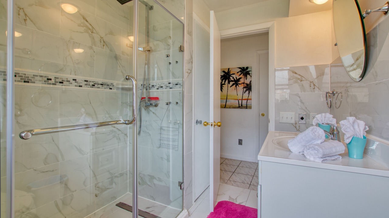 Photo of Bathroom in Caloosahatchee