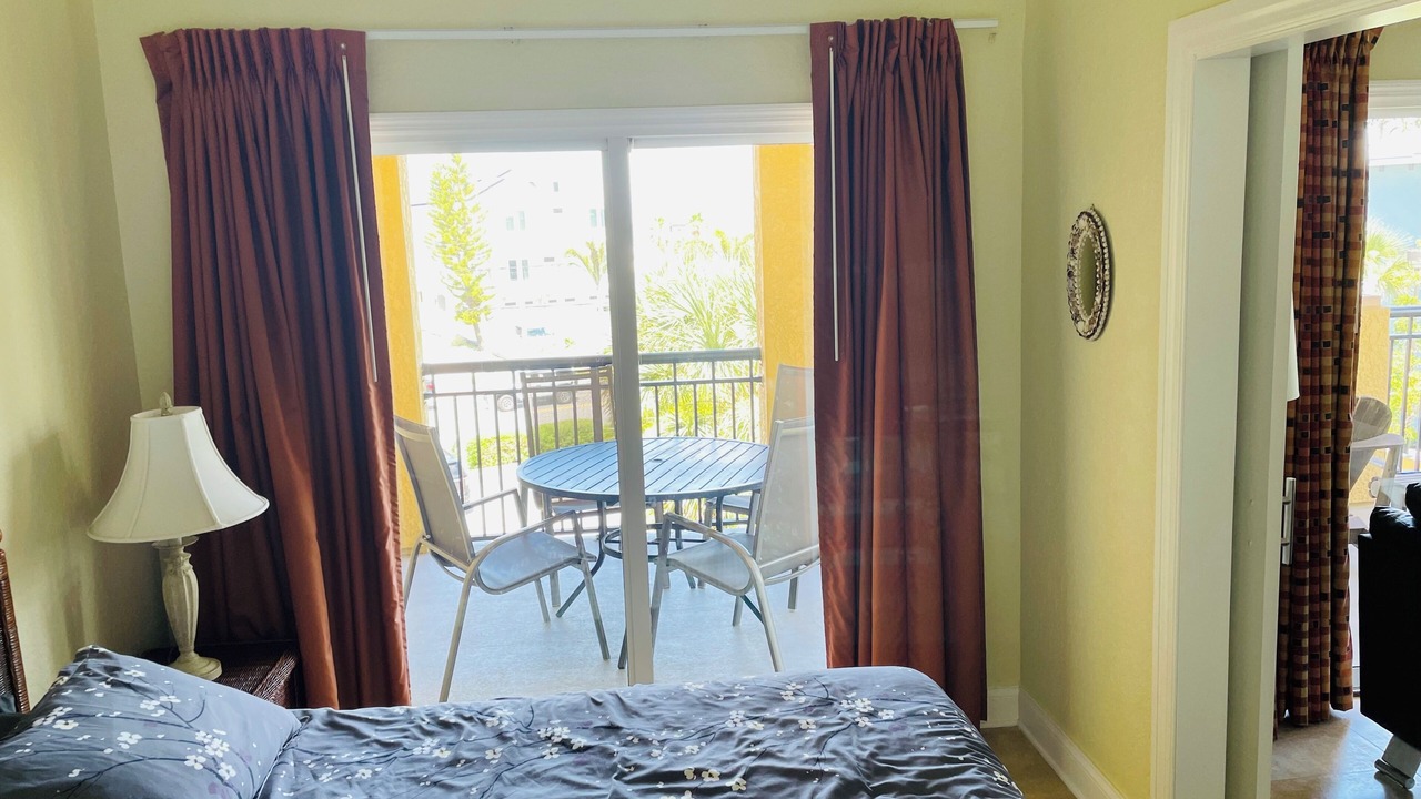 Photo of Patio Balcony in Treasure Island